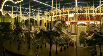 Golencarousel.jpg