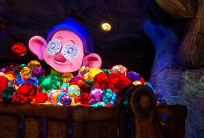  Seven Dwarfs Mine Train Dopey