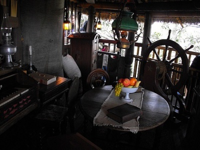  Swiss Family Treehouse Living Room