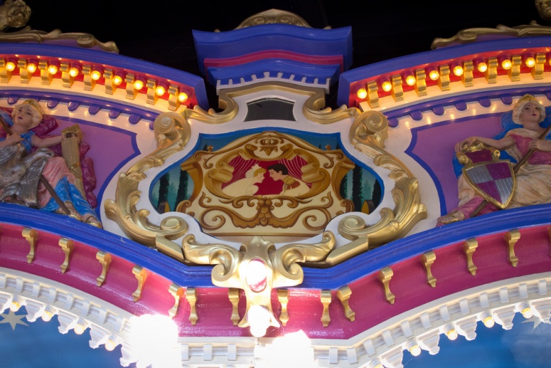 File:Regalcarousel.jpg